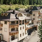 阿尔维塔皮兹塔斯那酒店 酒店