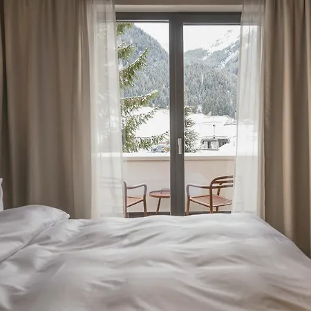 فندق Alpvita Piz Tasna ايشجل