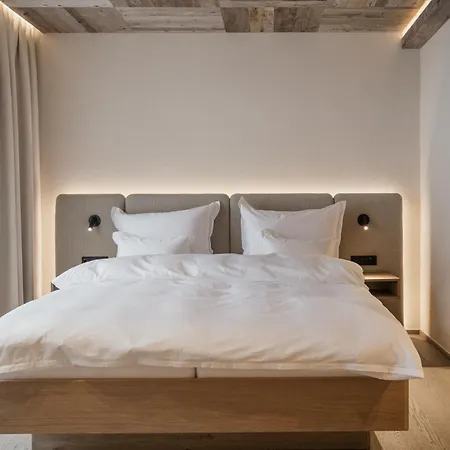 Alpvita Piz Tasna 4* ايشجل