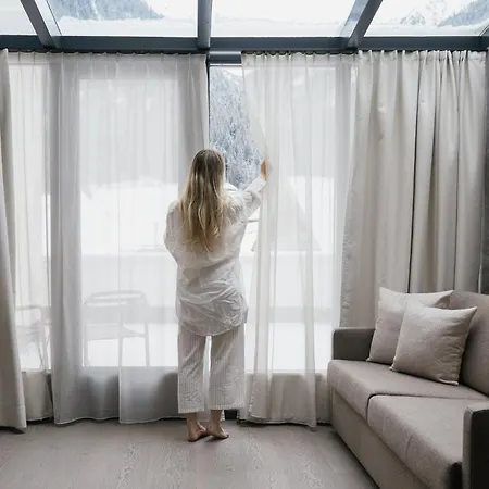 Alpvita Piz Tasna فندق 4*