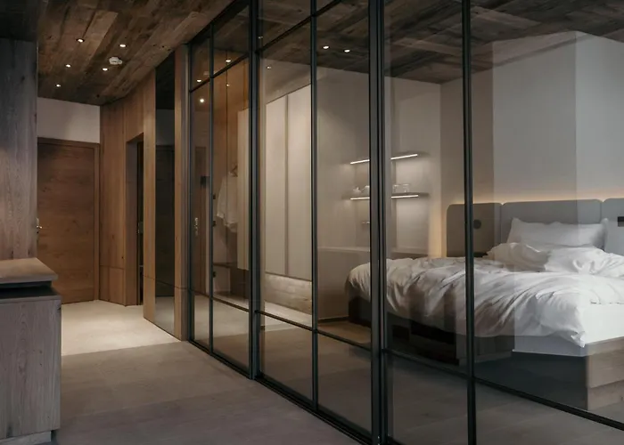 Alpvita Piz Tasna فندق ايشجل