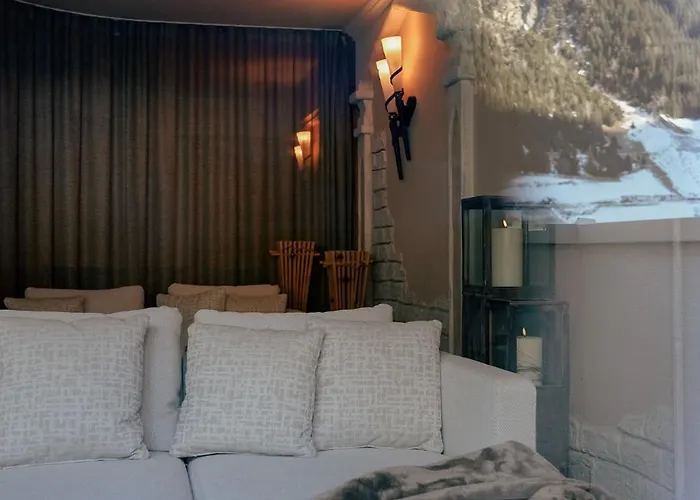 فندق Alpvita Piz Tasna 4*