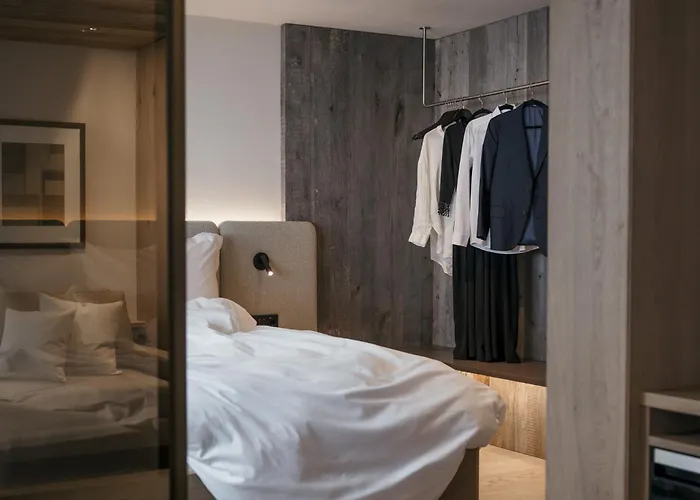 Alpvita Piz Tasna 4* ايشجل