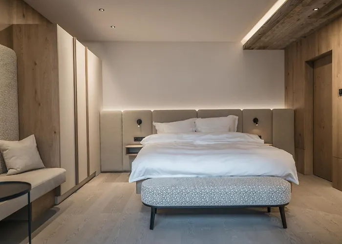 فندق Alpvita Piz Tasna ايشجل