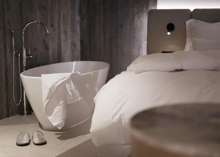 فندق Alpvita Piz Tasna ايشجل