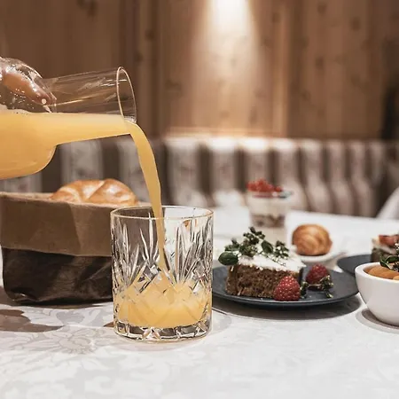 Hotel Alpvita Piz Tasna 4*