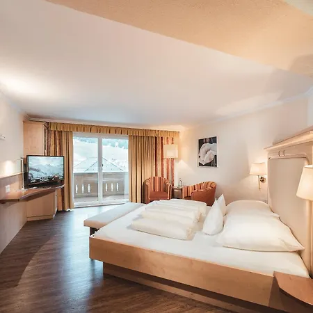 Hotell Alpvita Piz Tasna