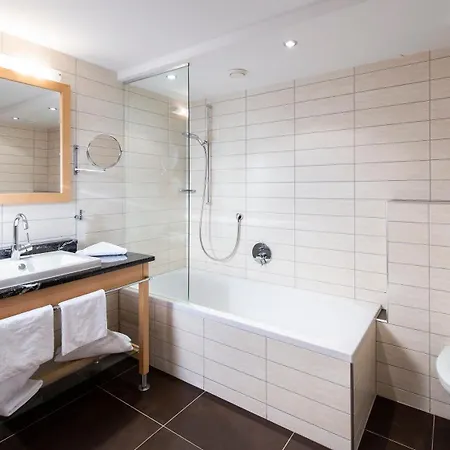 Hotel Alpvita Piz Tasna 4*