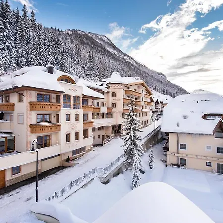 Alpvita Piz Tasna Hotel