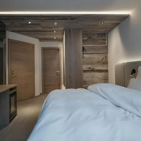 Alpvita Piz Tasna Hotel